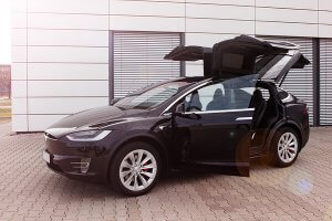Tesla Model X mieten in Oettingen