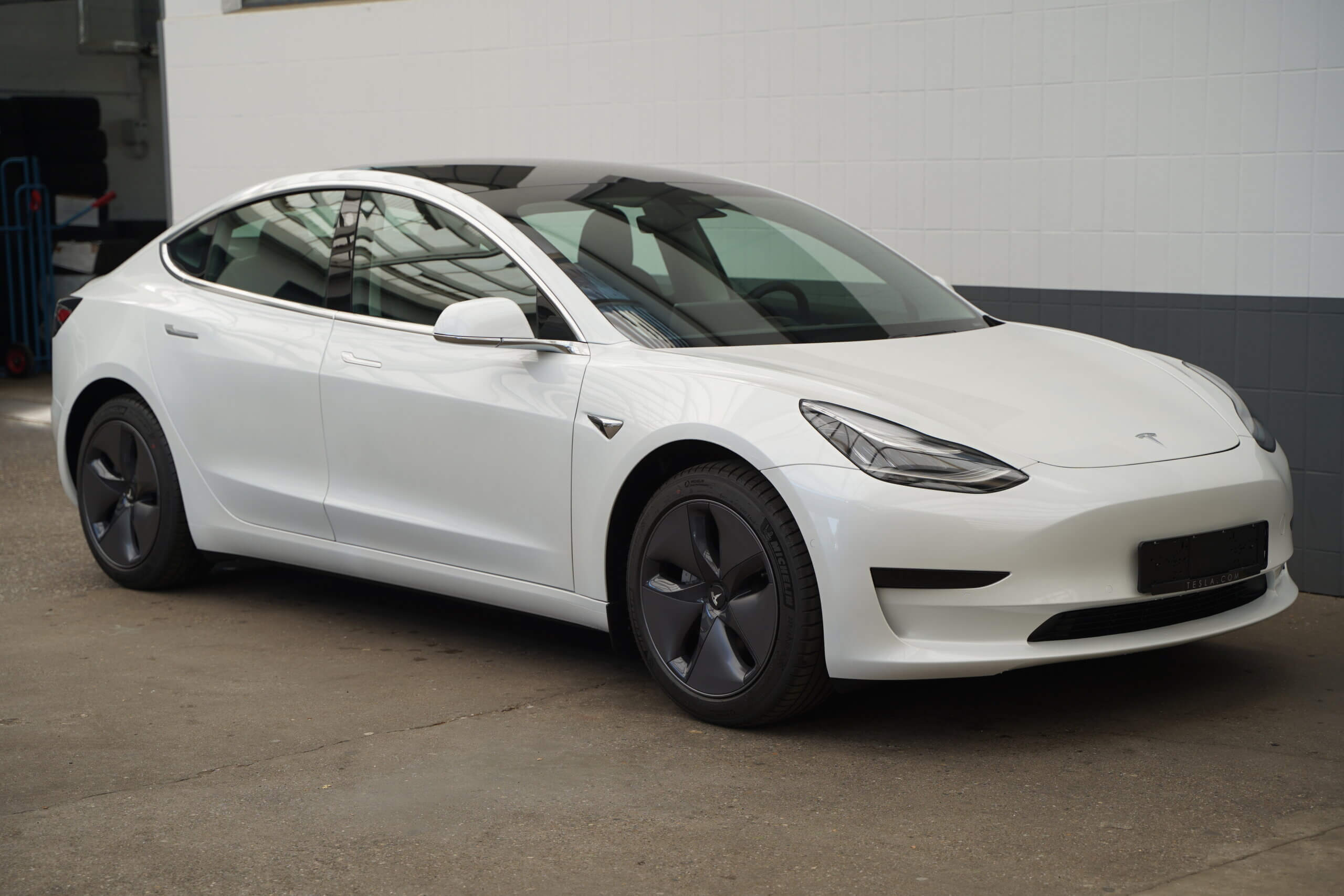 Tesla Model 3 standard range plus mieten NRW